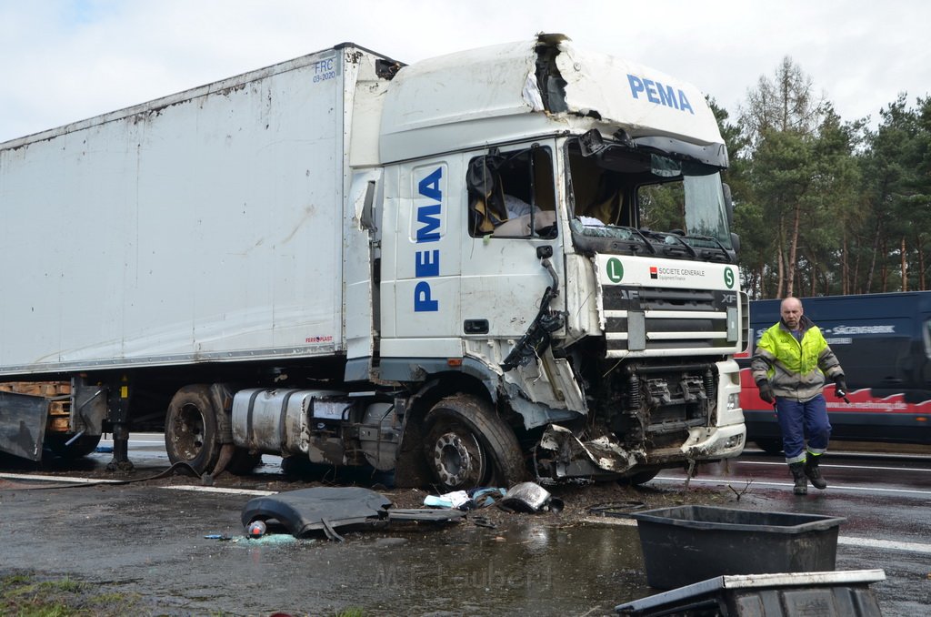 VU LKW umgestuerzt A 3 Rich Frankfurt AS Koenigsforst P553.JPG - Miklos Laubert